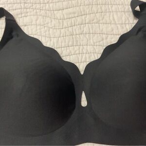 Elegant Black Seamless Bra
